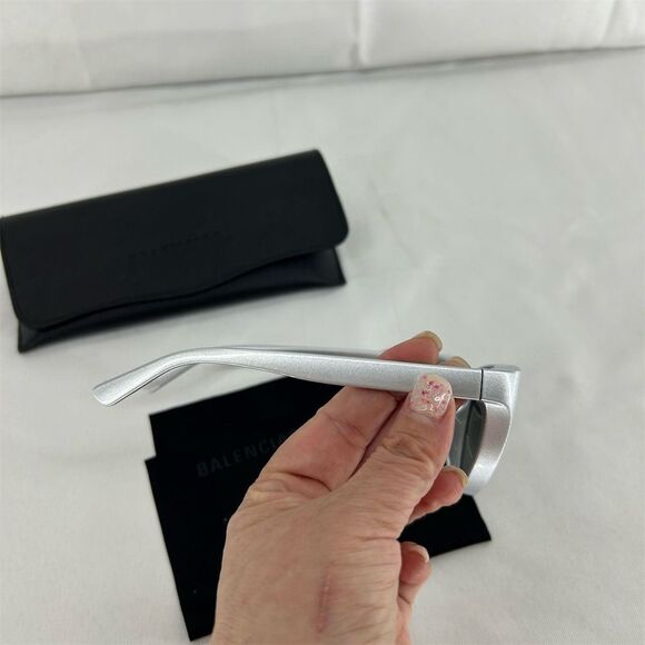 Balenciaga Cat-Eye Silver Sunglasses Luxury Plastic Frame with Case - Picture 9 of 11